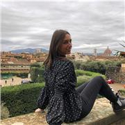 Laureata in Interpretariato e Traduzione impartisce lezioni di francese per tutti i livelli di istruzione